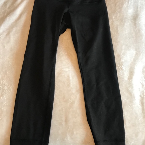 Lululemon cropped Wunder Under leggings - Picture 3 of 5